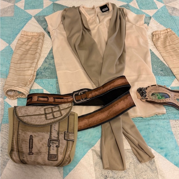 Star Wars Rey Costume - Picture 3 of 5